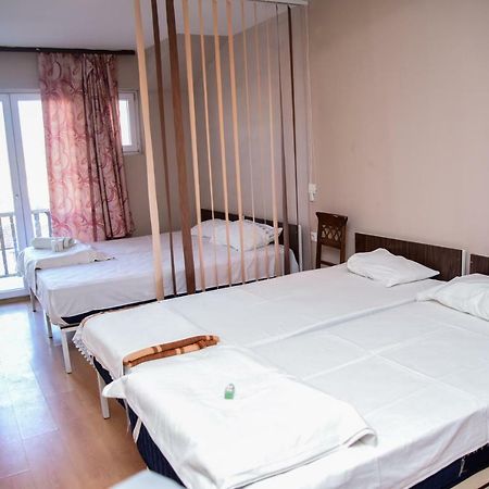 Art Theatre Caffe Hotel Struga Exteriör bild