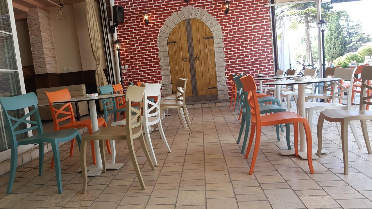 Art Theatre Caffe Hotel Struga Exteriör bild