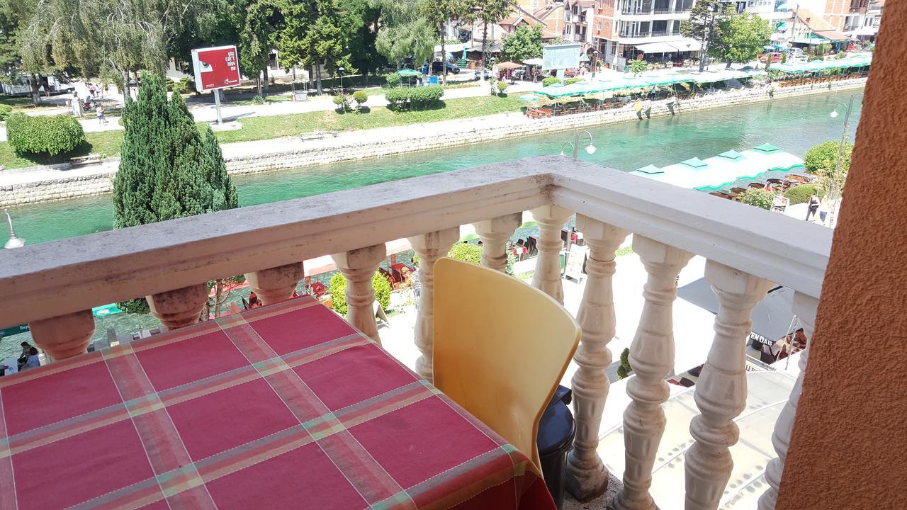 Art Theatre Caffe Hotel Struga Exteriör bild