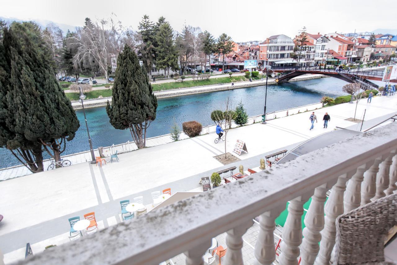 Art Theatre Caffe Hotel Struga Exteriör bild